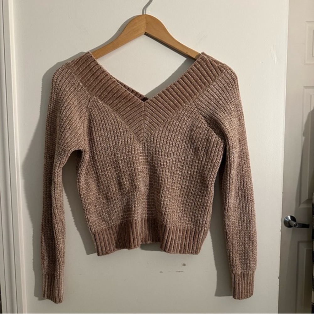 V-Neck Ribbed Knit Sweater - Brown